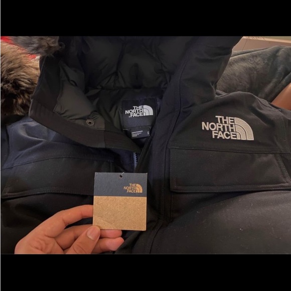 Three winter jackets brand the north face [model 550] still new and never worn - Picture 2 of 4